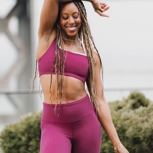 NWOT Athleta Double Up Sports Bra D-DD in Wildberry, size L